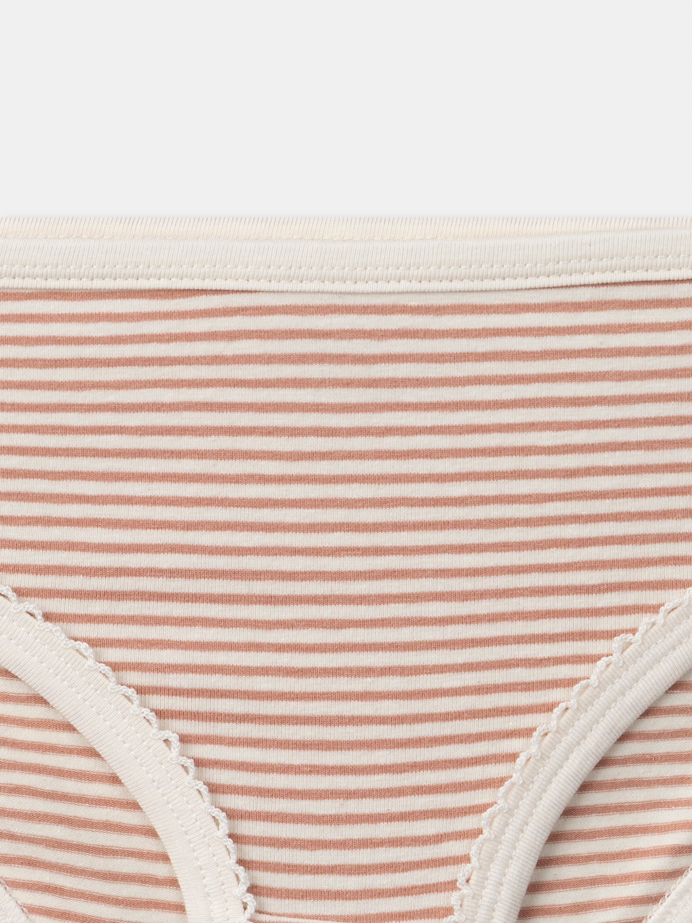 tmp/95027921213/products/fc66ce69-dca4-4cd4-947b-4ab3a5decf12/26H5PFD1CUM_005_20f741ccb1-969a-47f8-bb16-7e4839e347de.jpg