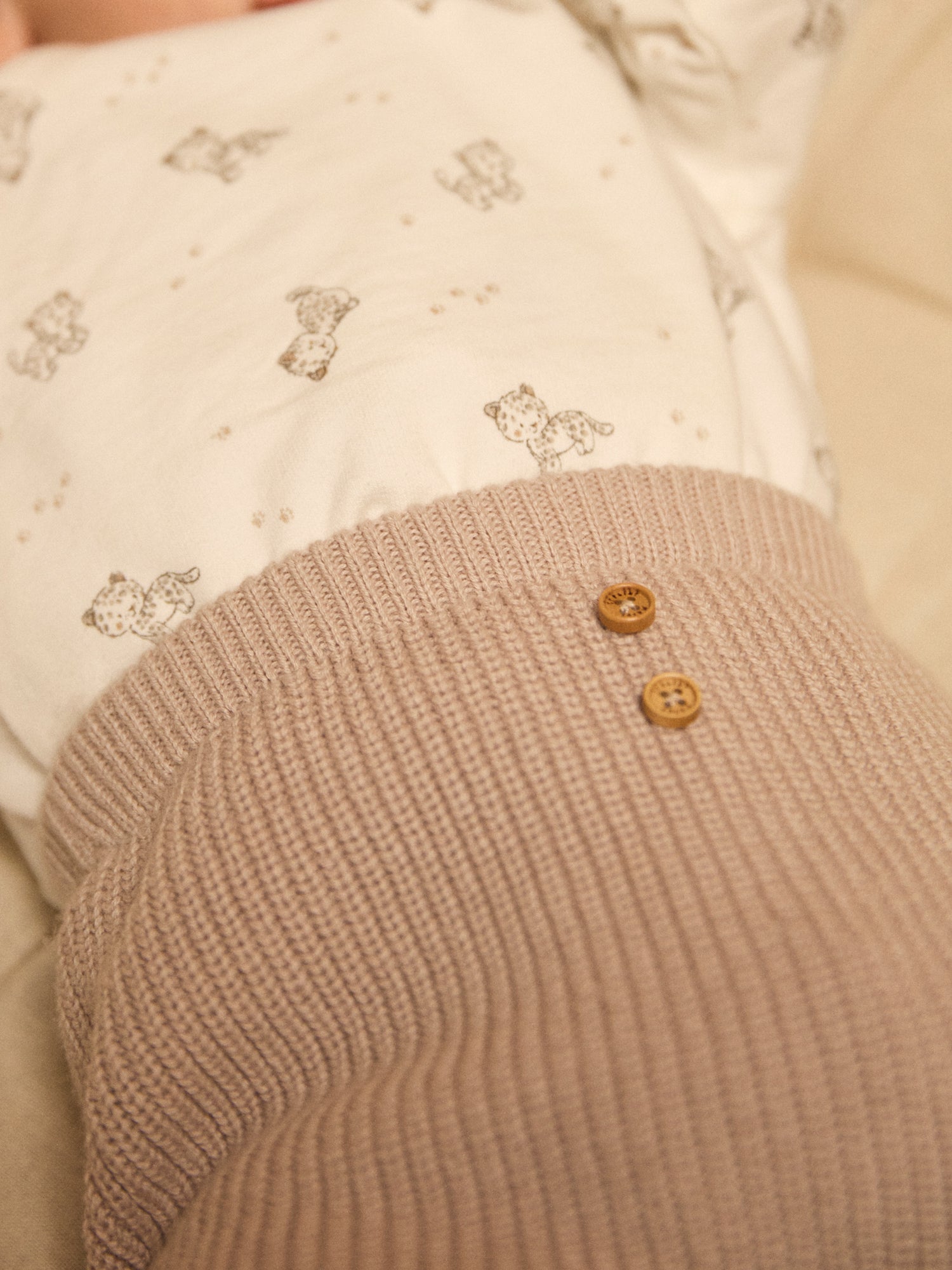 Mixed Birth Set with Printed Bra + Pants + Socks