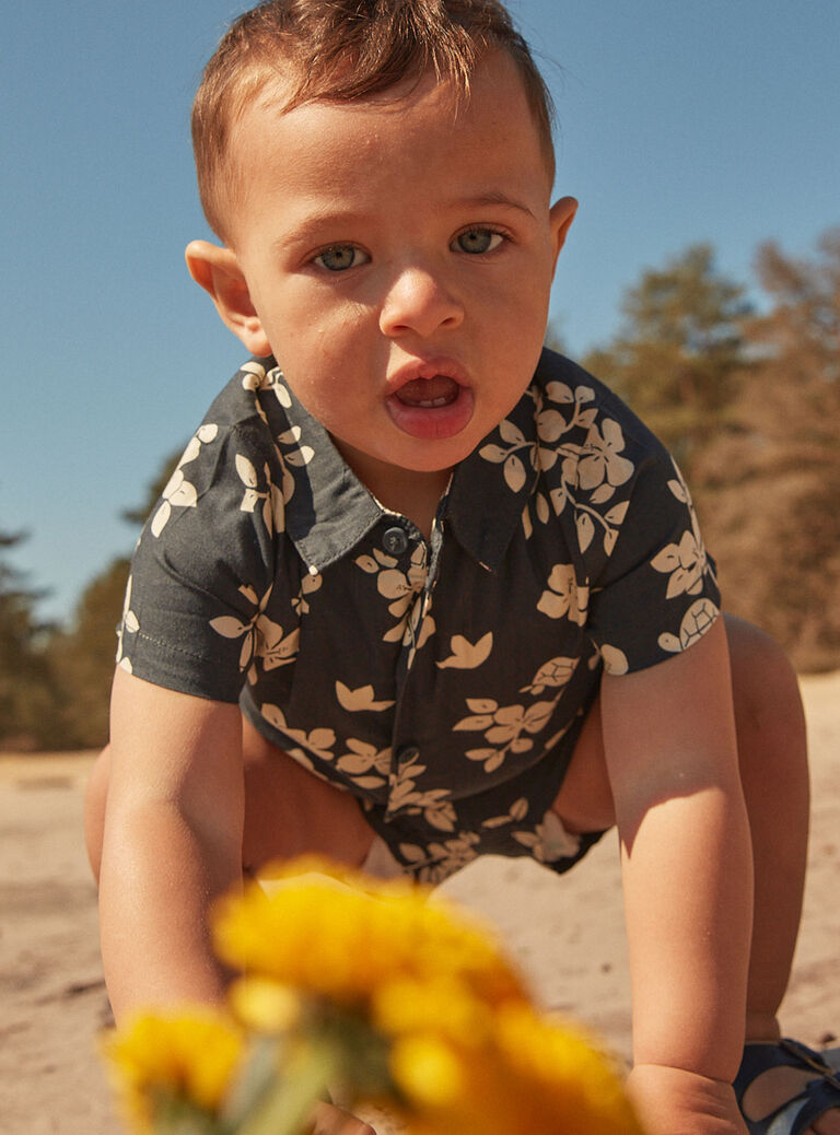 Slate black shirt with leaves and turtles print Slate black shirt with leaves and turtles print FATONY / 23E1BGP1CHMJ900