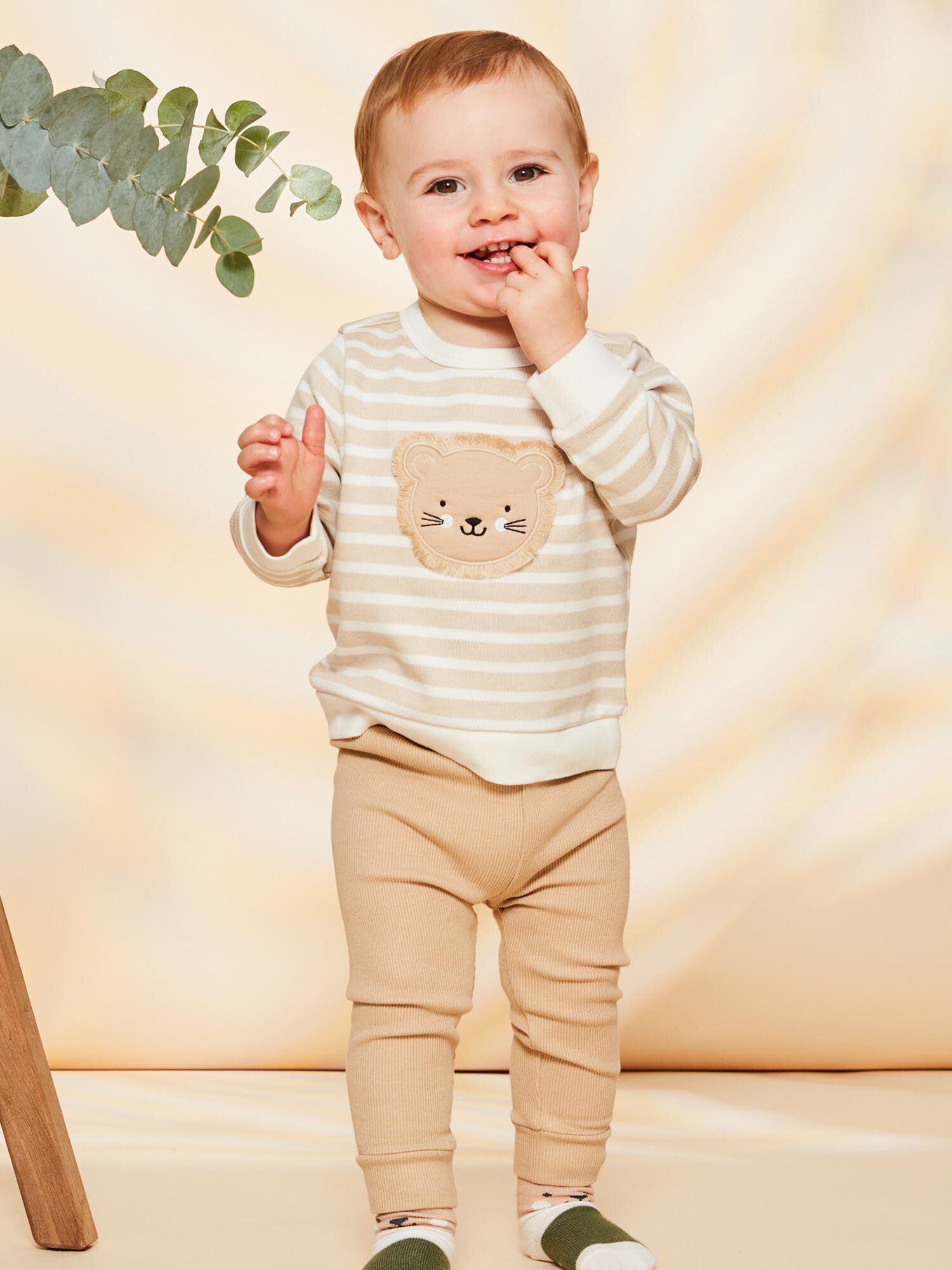 Light beige sweatshirt and legging set