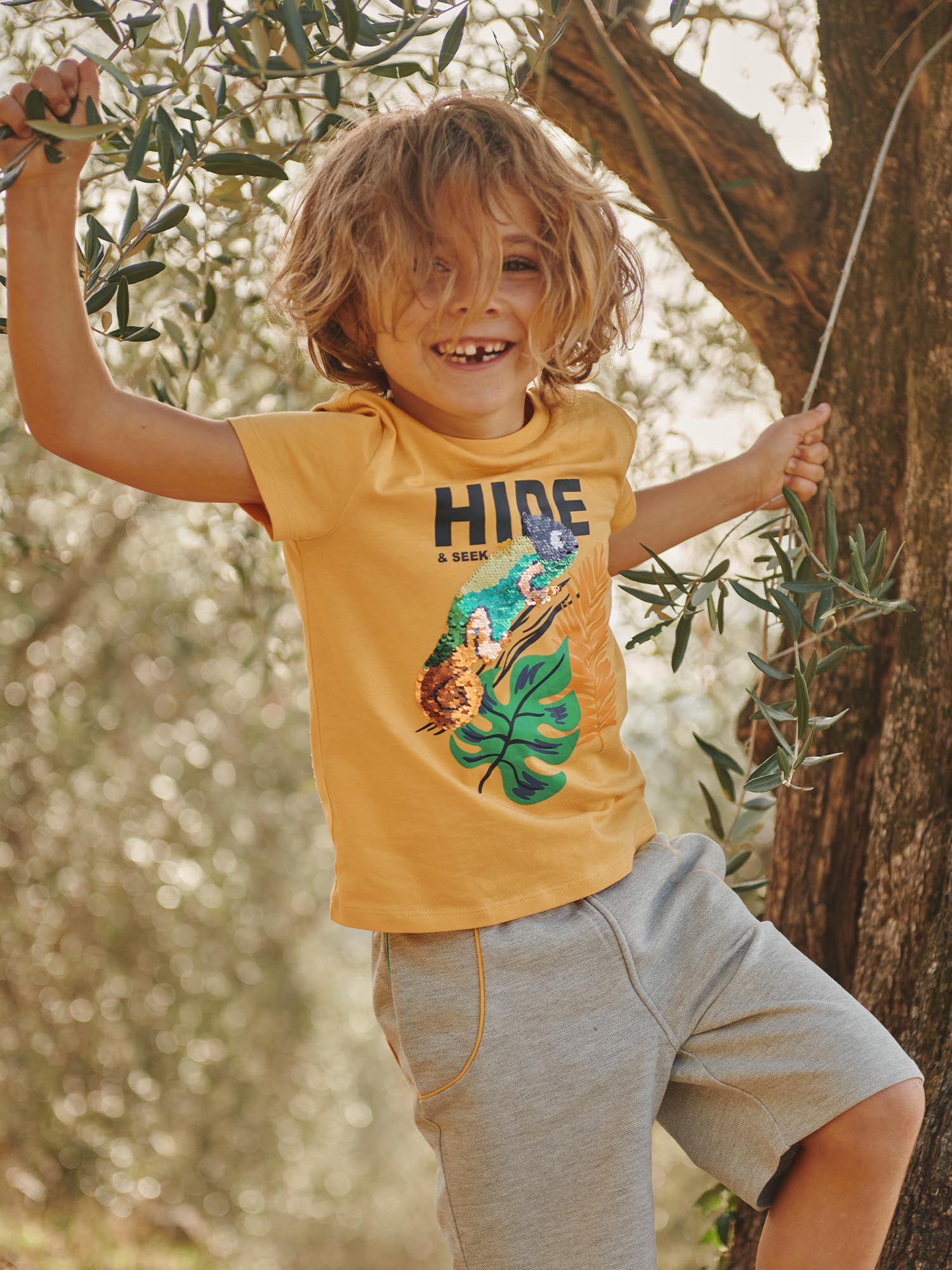 Yellow short sleeve t shirt