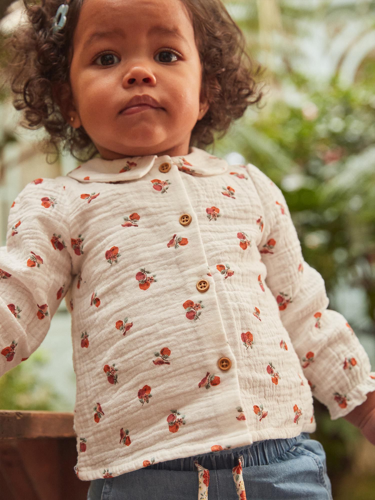 Fruit sales print sweater