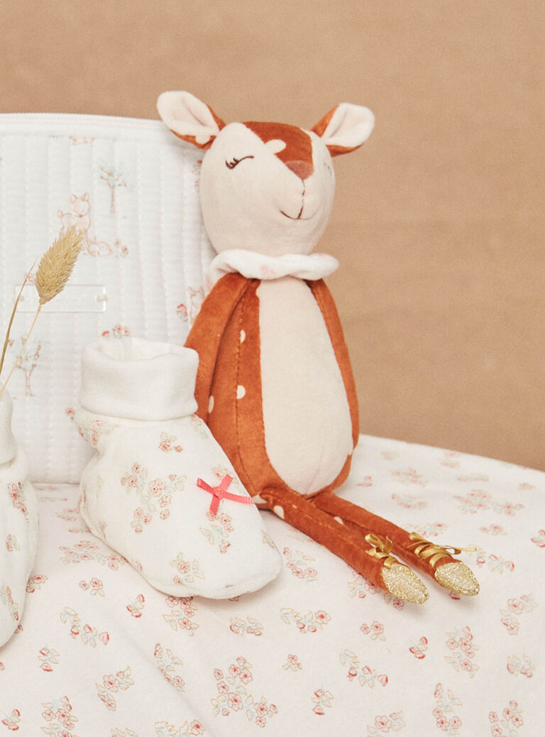 Red and grey doe birth cuddly toy GORDANA / 23H0AFB1JOU007