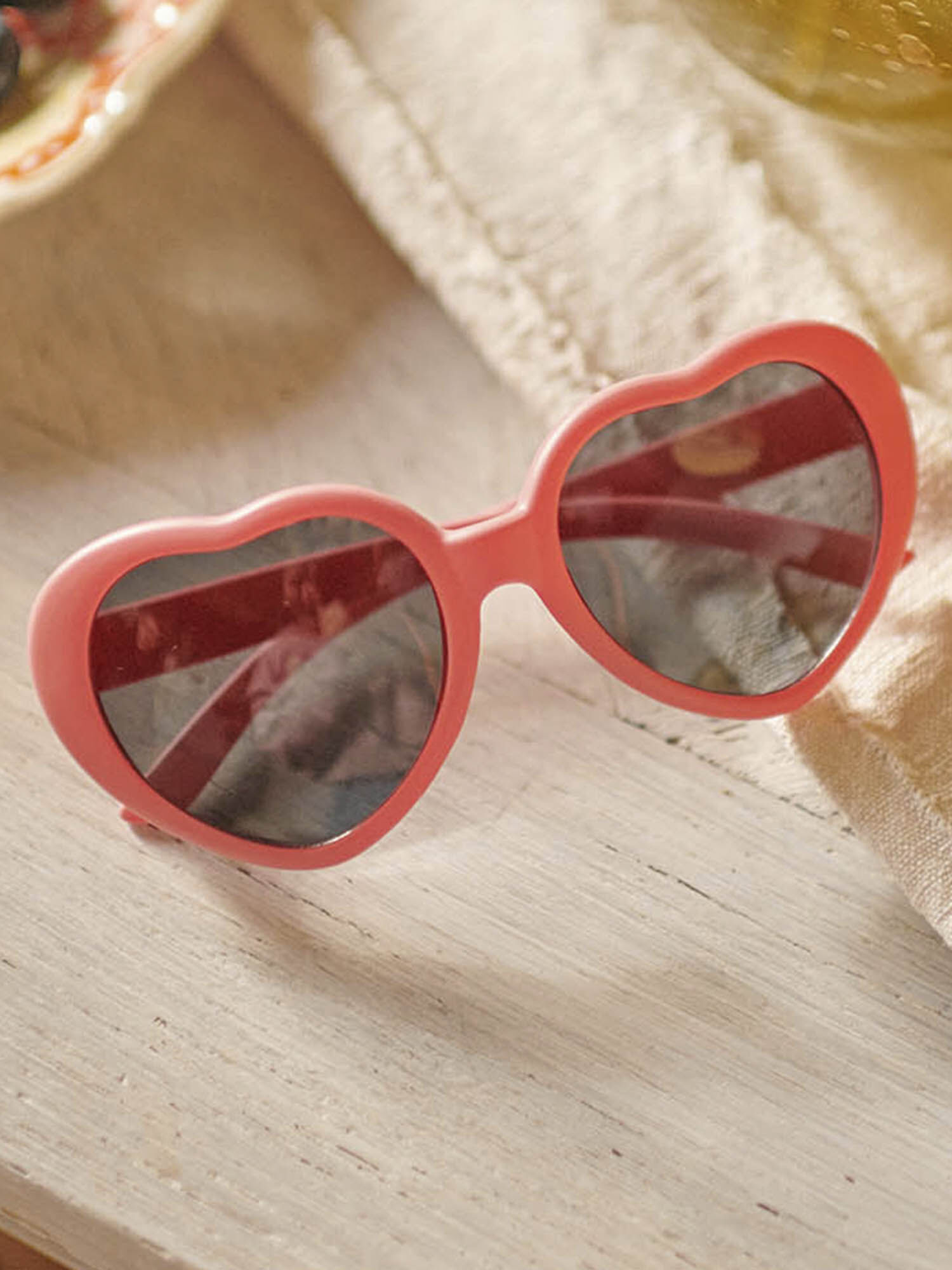 Girls heart shop shaped sunglasses