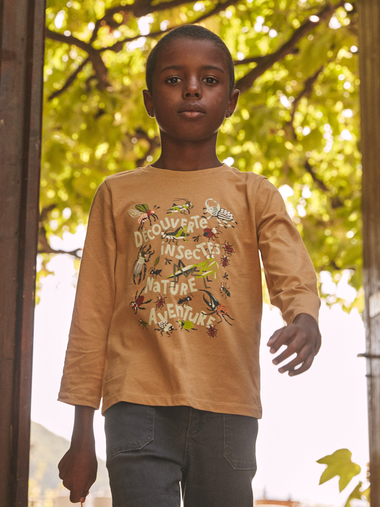 Caf au lait T shirt with insect motifs