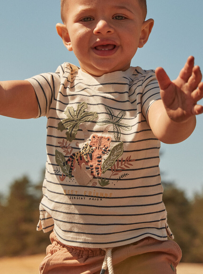 Stripe print t-shirt in light grey Stripe print t-shirt in light grey FATING / 23E1BGP1TMC007