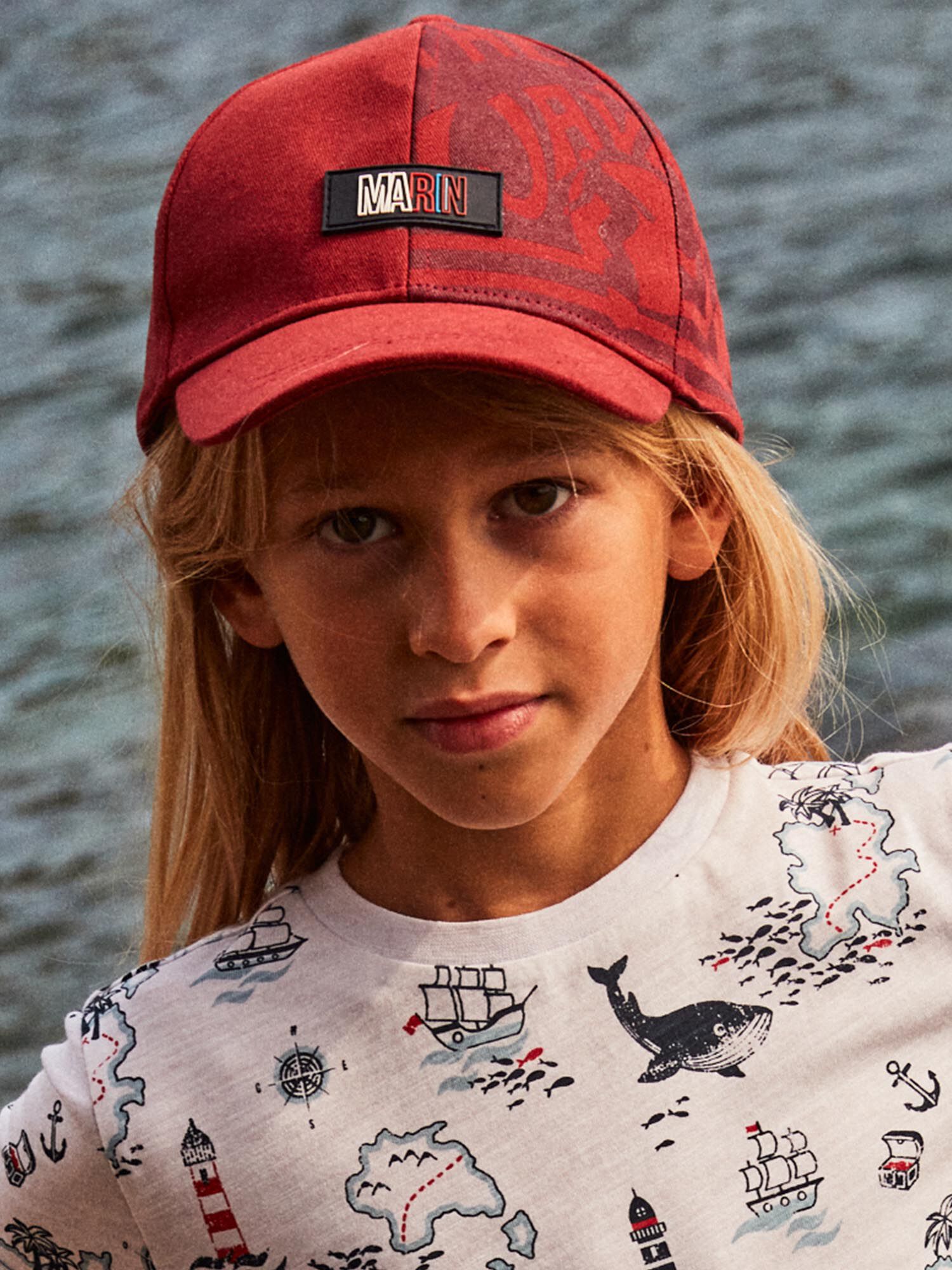 Dark red baseball cap store