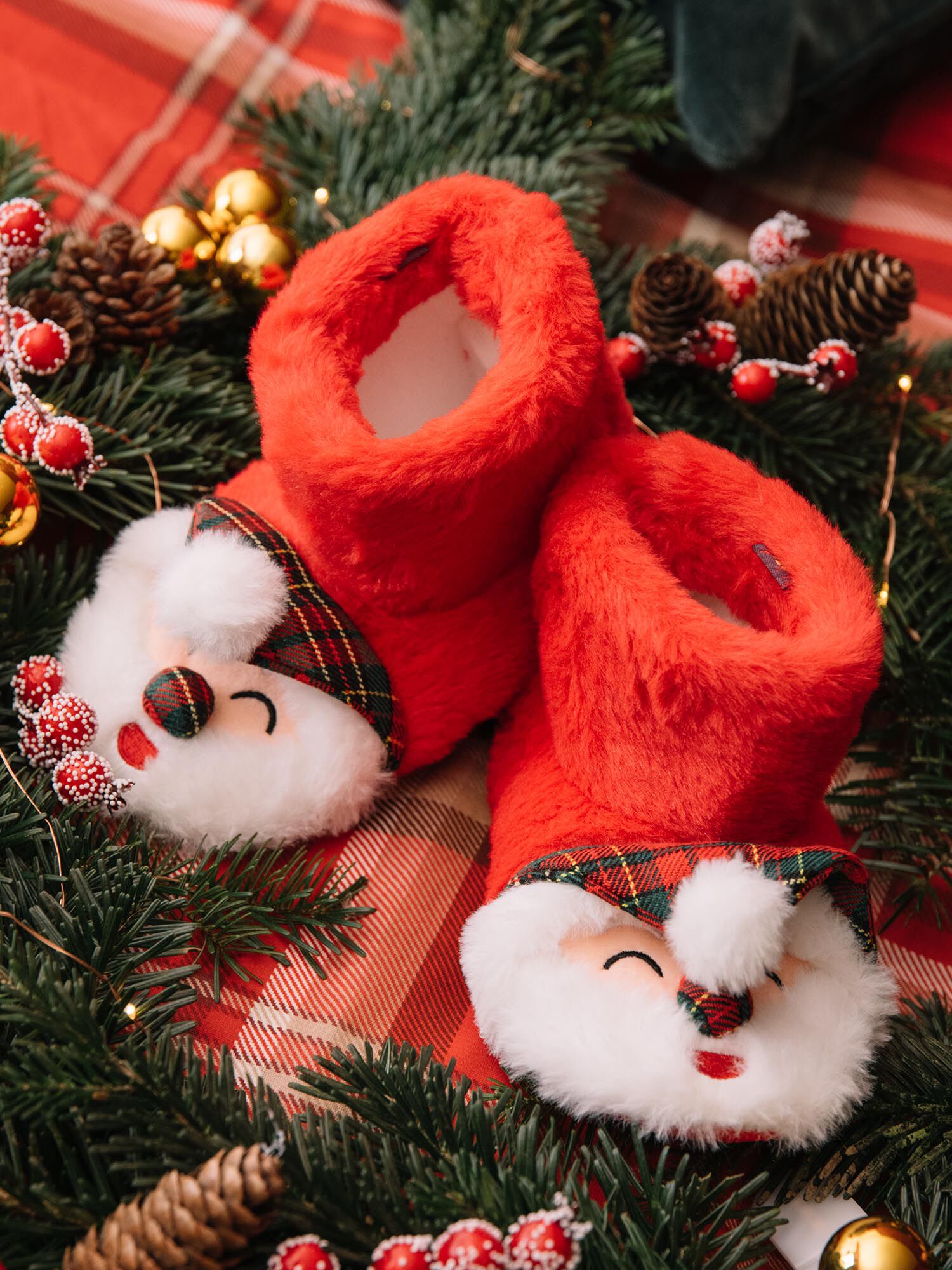 Cute best sale christmas slippers