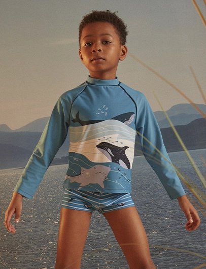 UV protection+50 swim t-shirt with shark, orca and whale motifs